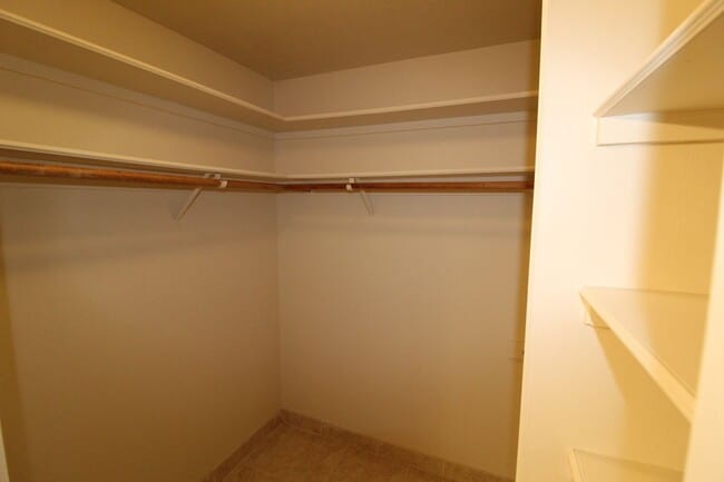 Building Photo - Concord/ Walnut Creek Border! 2172 sq ft h...