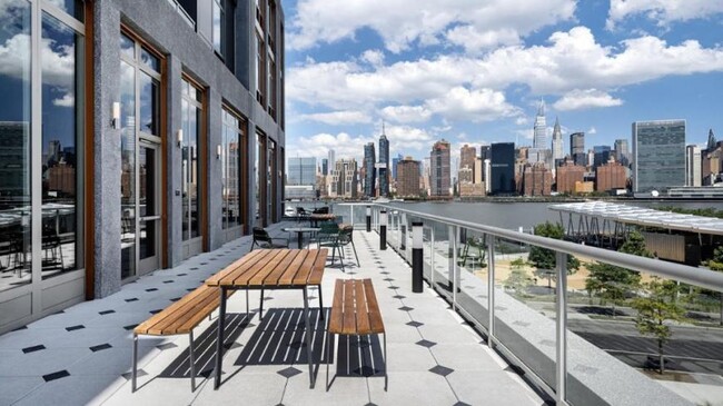 Building Photo - 0 bedroom in LONG ISLAND CITY NY 11109