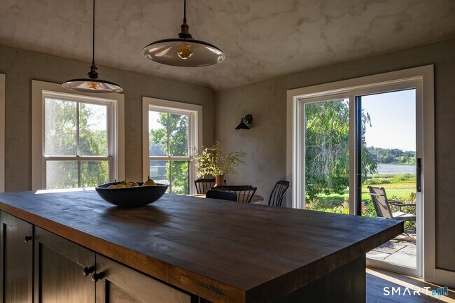 Building Photo - 69 Mudge Pond Rd