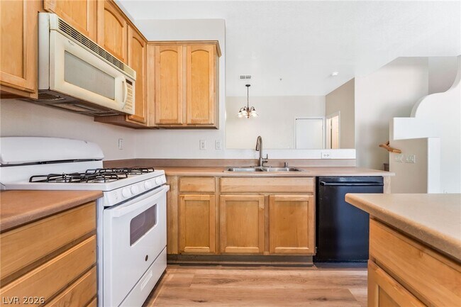 Building Photo - 6425 N Buttercup Creek St