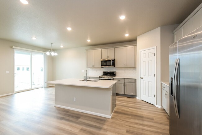 Building Photo - 9243 Salida St