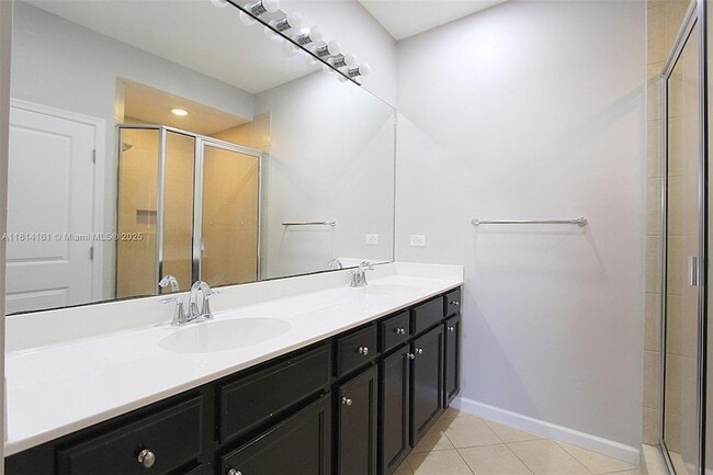 Building Photo - 2927 Cascada Isle Way