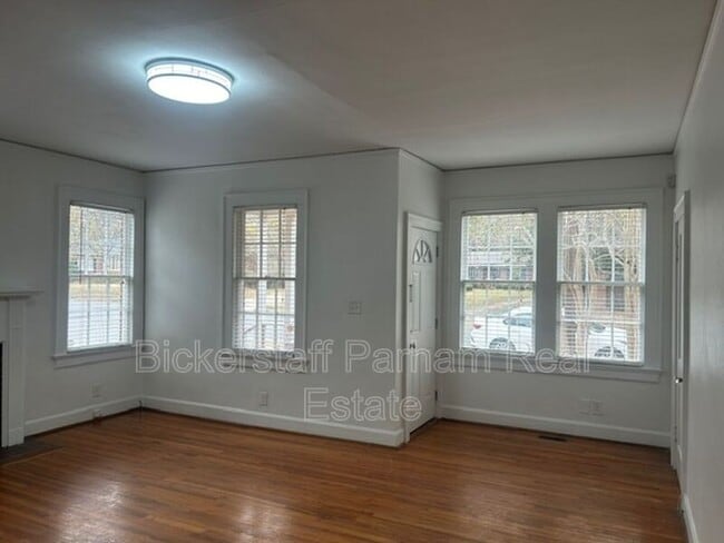 Building Photo - 925 Cooper Ave