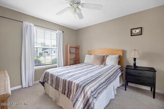 Building Photo - 137 Oak View Cir