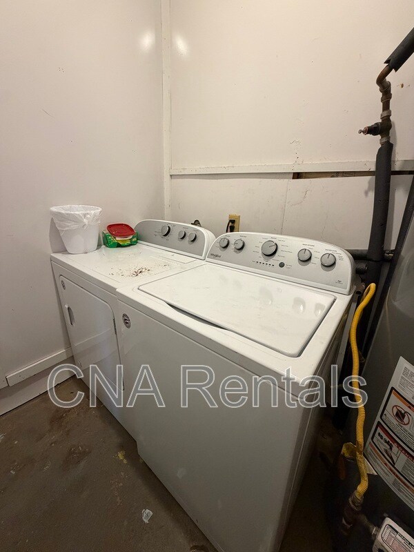 Building Photo - 2040 Panstone Ct SW