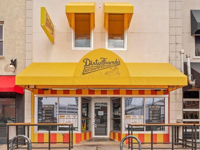 Building Photo - 530 E Rich St
