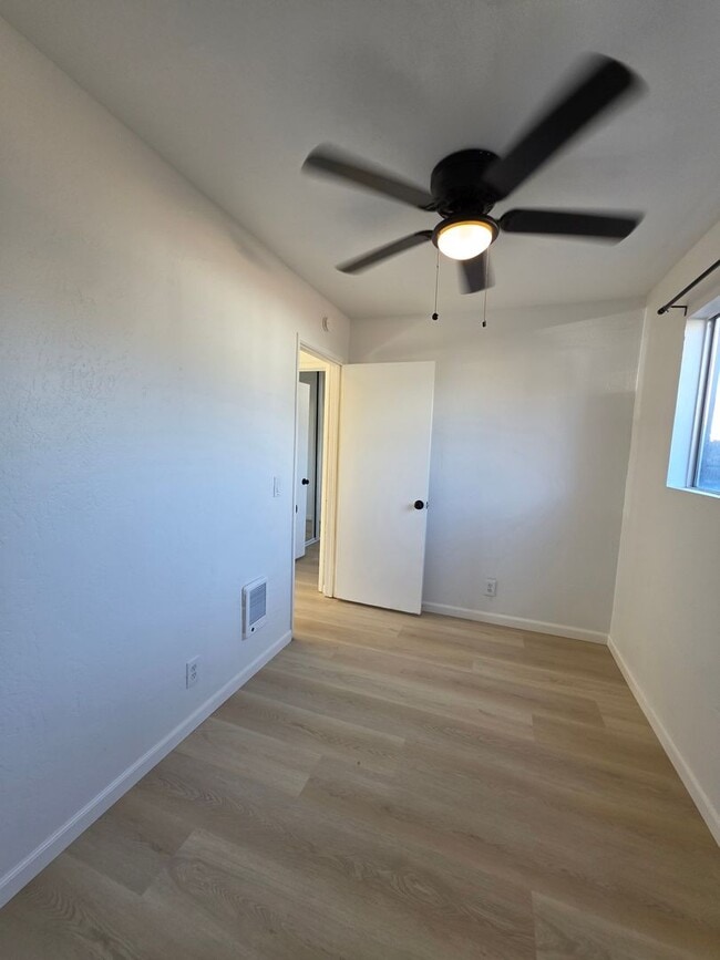 Building Photo - 1237 Lyons Ln