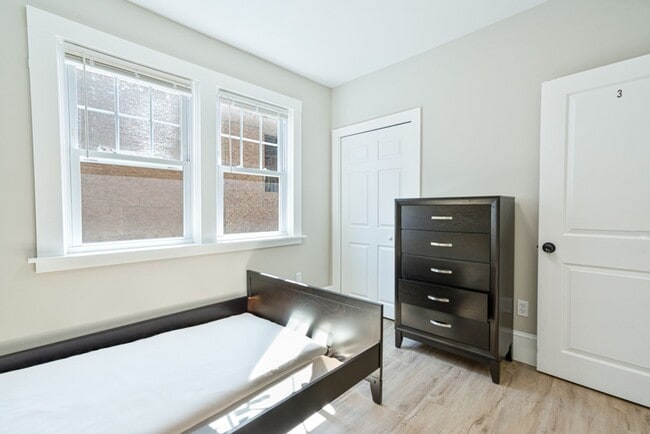 Building Photo - 103-105 Tyndall Ave.