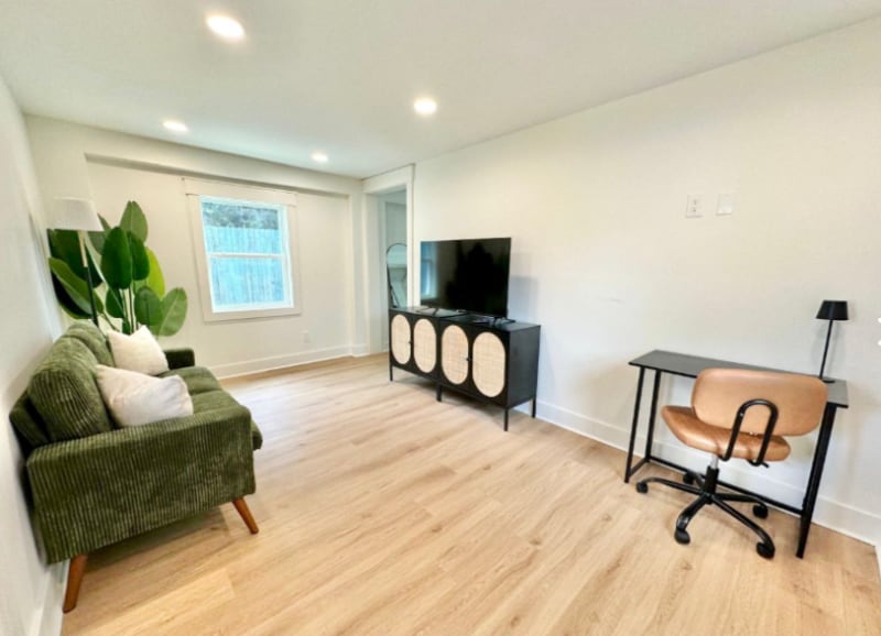 Building Photo - 1313 Live Oak St