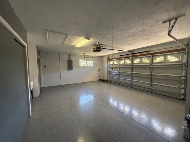 Building Photo - Beautiful 3 bedroom, 2 Bathroom home in the Turnbull Bay Golf Course Community