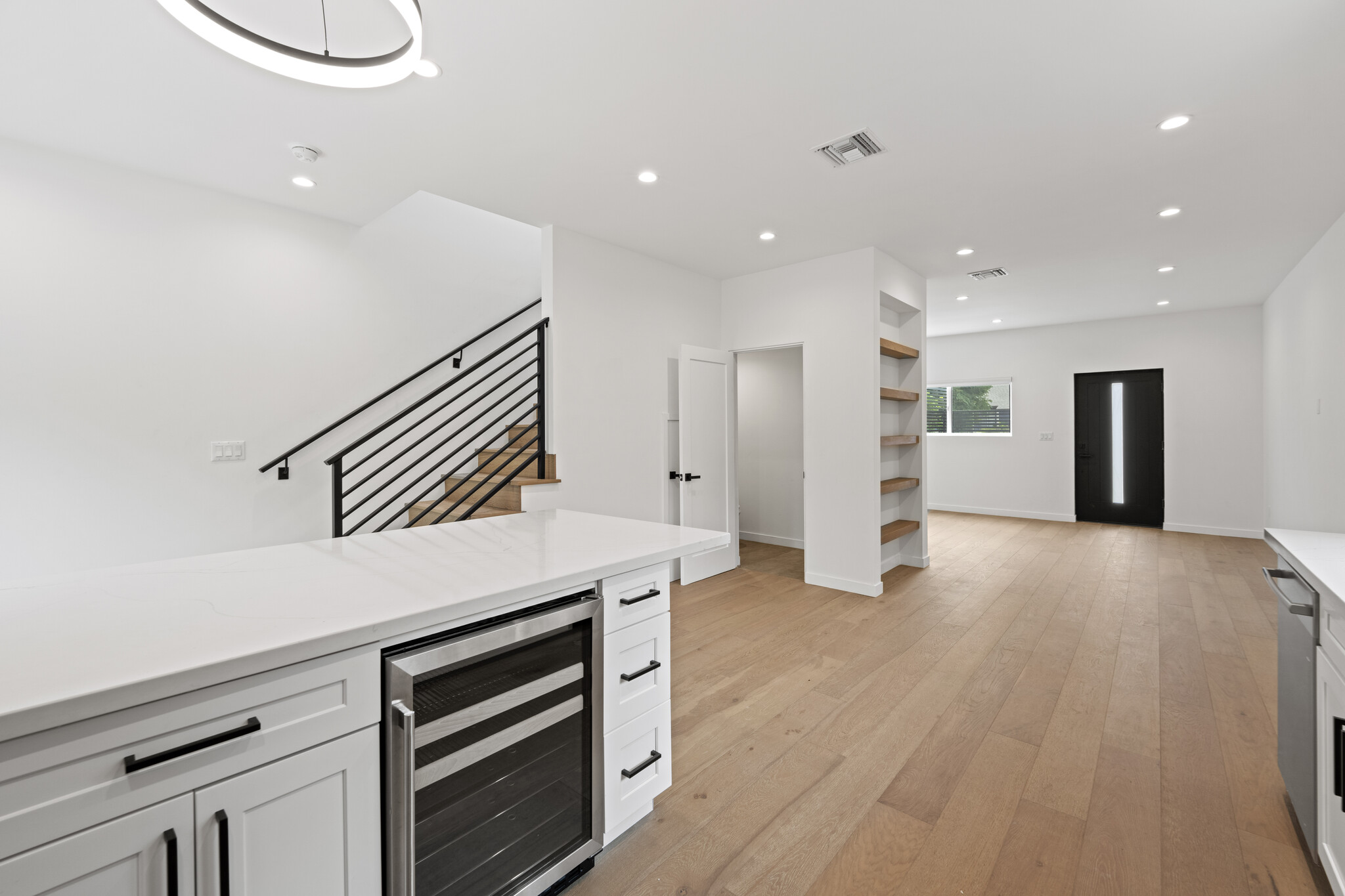 Building Photo - 8104 Paso Robles Ave