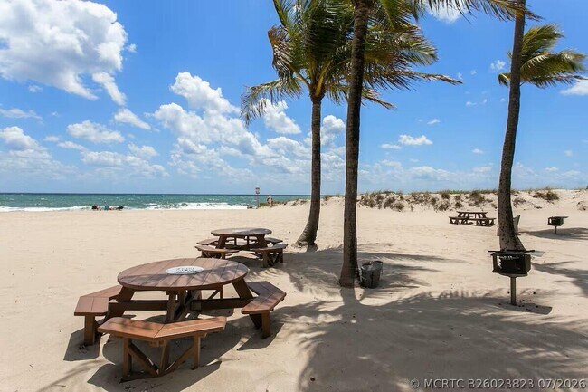 Building Photo - 1421 S Ocean Blvd