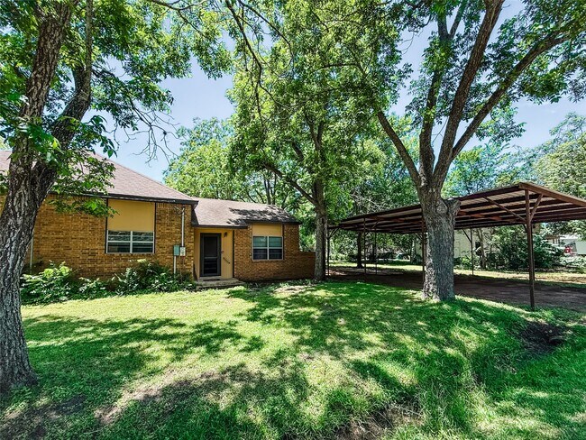 Building Photo - 102 Besch Wilburn Ln