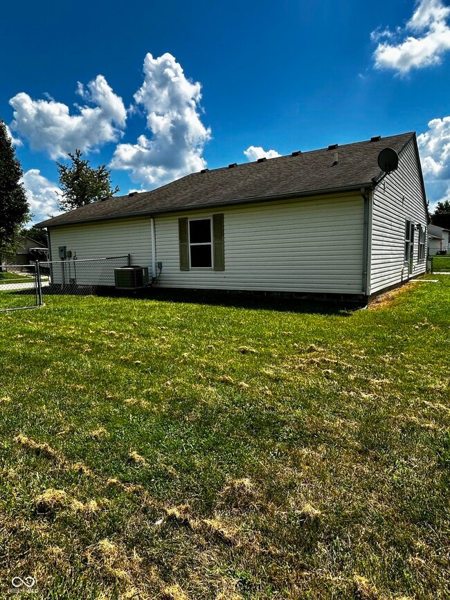 Building Photo - 4204 Sycamore Ct