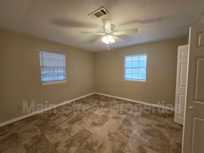 Building Photo - 7816 Sabra Dr