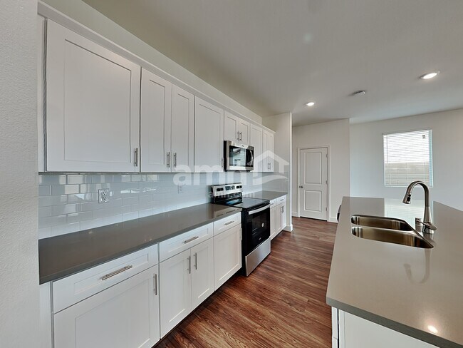 Building Photo - 9156 Liberty Cap Ct