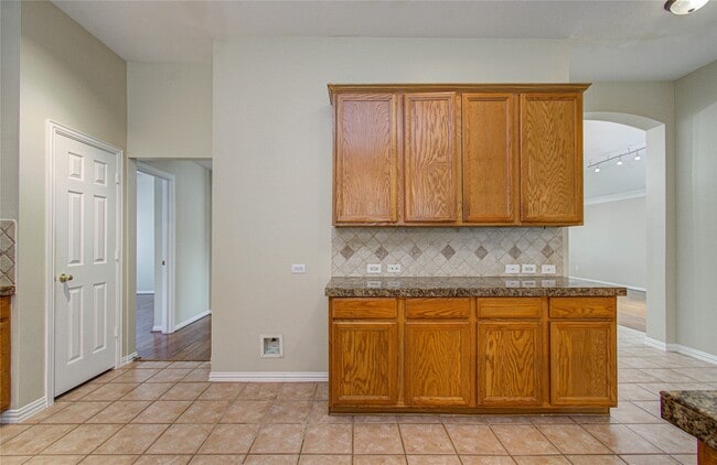 Building Photo - 18223 Heathridge Ln