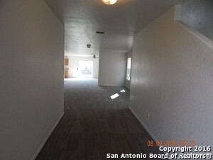 Building Photo - Over 3000 Sq ft 4 bedrooms 2.5 bath- Near ...