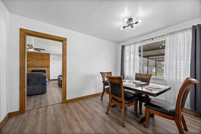 Building Photo - 1418 Kingshill Dr