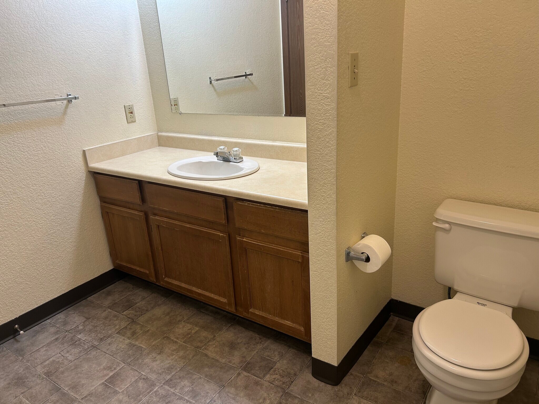 Building Photo - 4022 Garden Ct