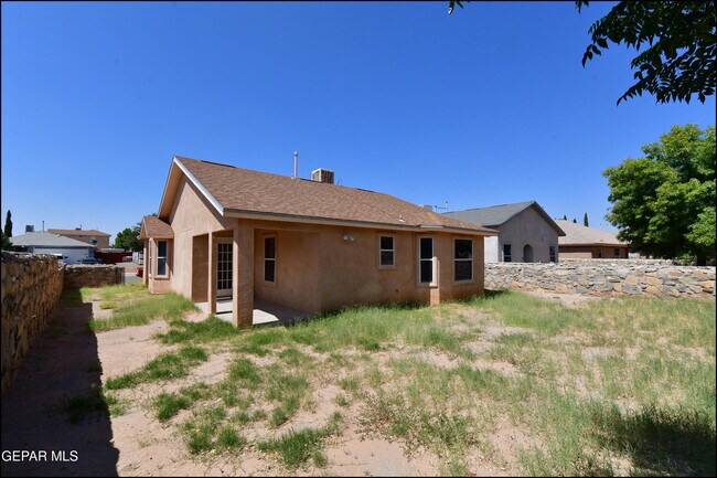 Building Photo - 3112 Tierra Ayala Dr