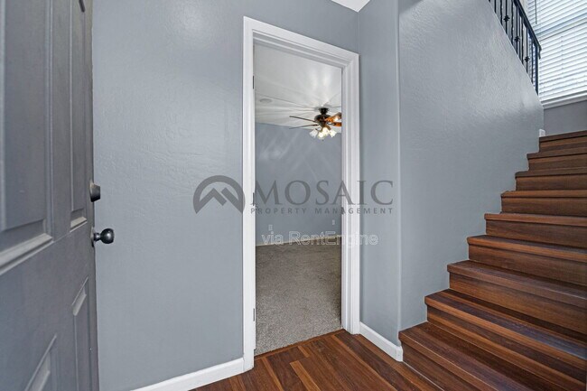 Building Photo - 5626 S 21st Pl