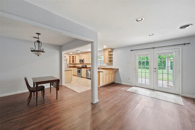 Building Photo - 10502 Timberwood Dr