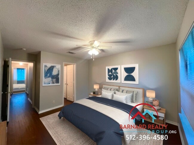 Building Photo - Available February 14: 3 bedroom, 2.5 Bath