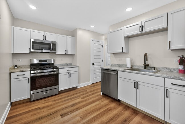 Building Photo - 305 W Exchange St