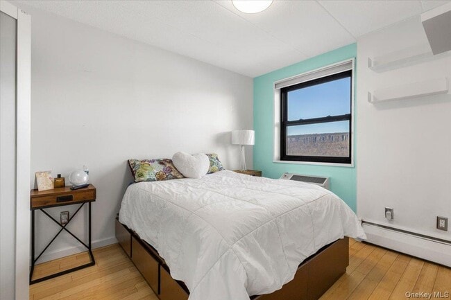 Building Photo - 1085 Warburton Ave