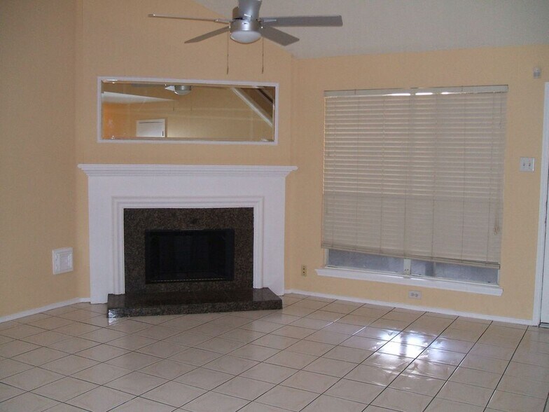 Building Photo - 8978 Dawnridge Dr