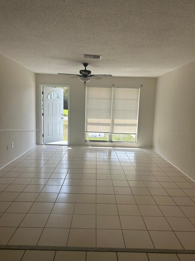 Building Photo - 1399 Cindy Cir NE