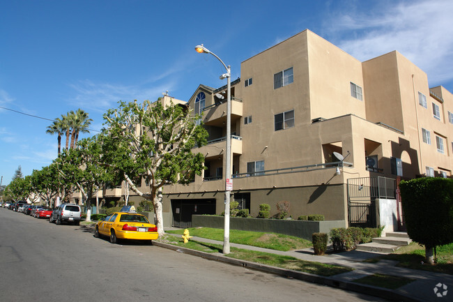 Building Photo - Magnolia Villas South