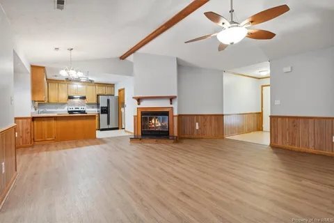 Building Photo - 116 Wellington Cir