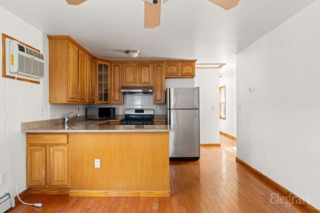Building Photo - 42-85 Hampton Street Unit