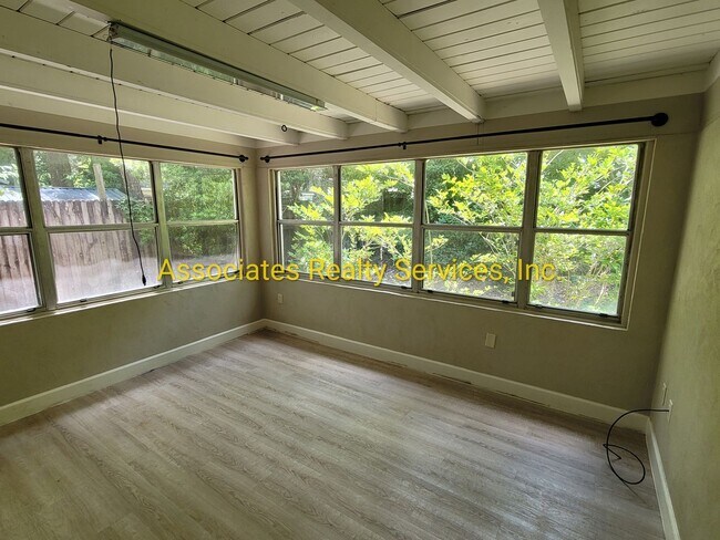 Building Photo - Burwell- Highland Pines Duplex- 817