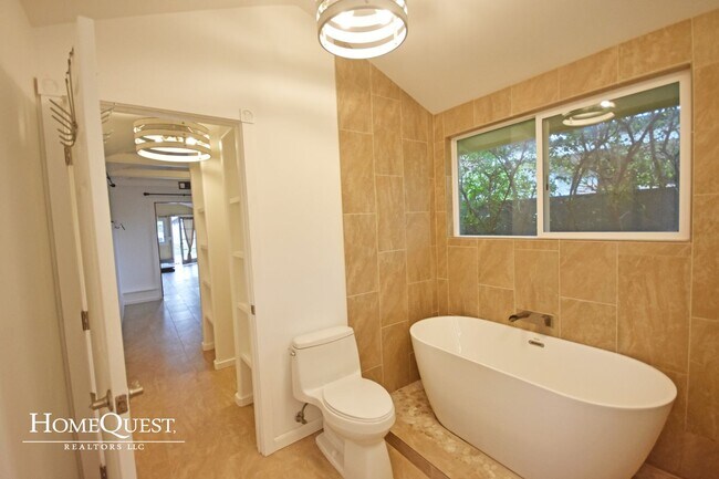 Building Photo - Live in Kailua Town!  Pet Friendly 3/2 with A/C - $4400