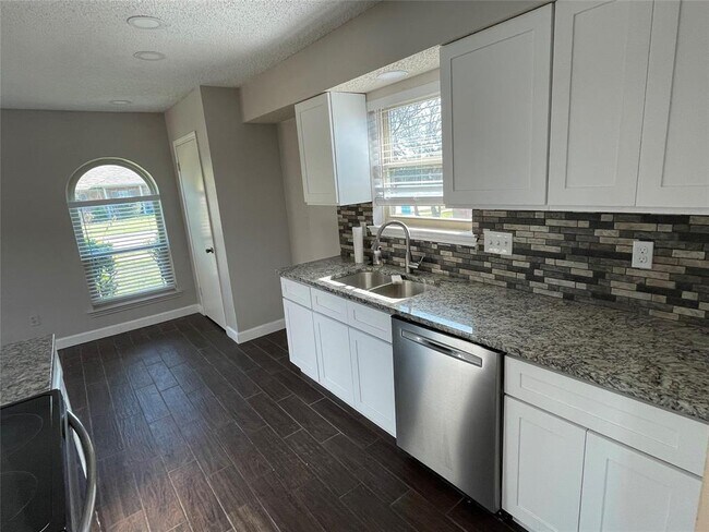Building Photo - 1013 Gannon Dr