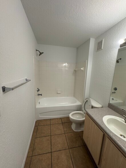 Building Photo - 7417 Vista Way