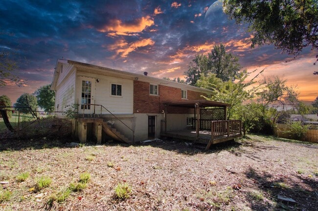 Building Photo - 4 Bed 2 Bath House for Rent