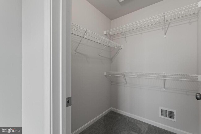 Building Photo - 51 Arsberg Dr