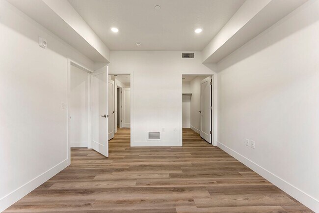 Building Photo - Ascesa Court