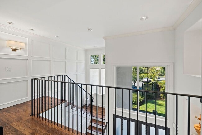 Building Photo - 4Bd/4.5Ba Medina House
