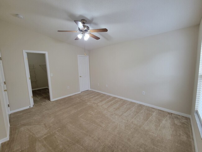 Building Photo - 921 Westwinds Dr