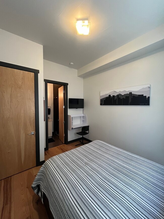 Building Photo - 2830 W 26th Ave