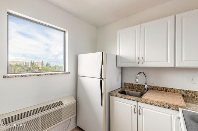 Building Photo - 3624 S Atlantic Ave