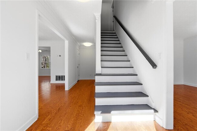 Building Photo - 2207 Heritage Trace Dr