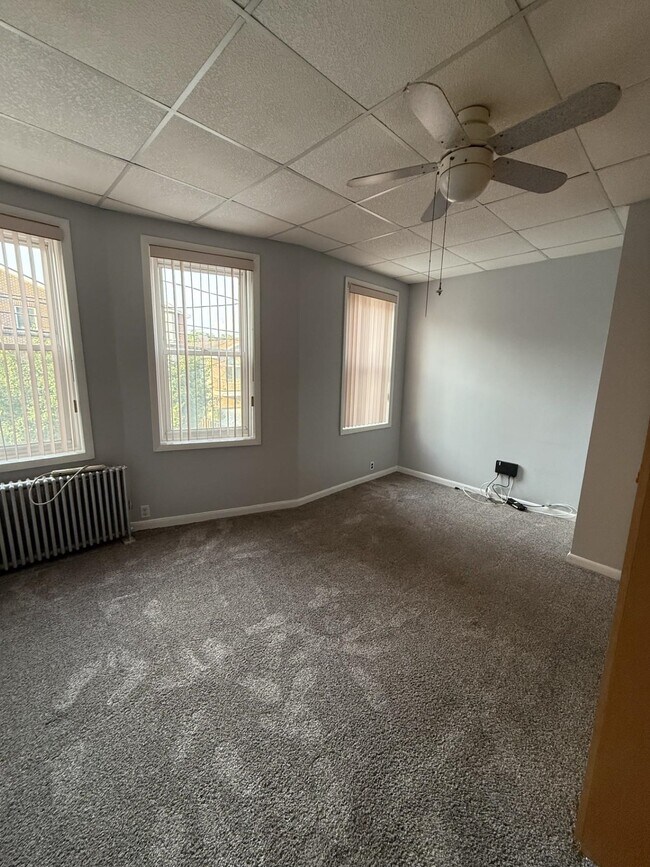 Building Photo - 169 Beacon Ave