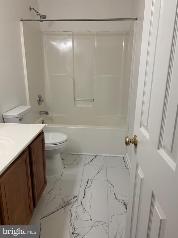 Building Photo - 104 Stingray Ct