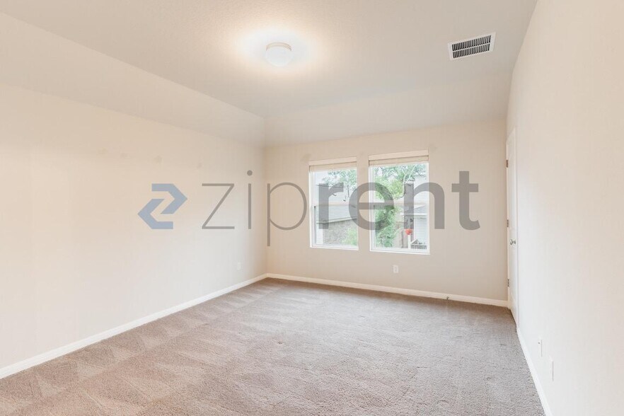 Building Photo - 120 Baron Von Gator Dr